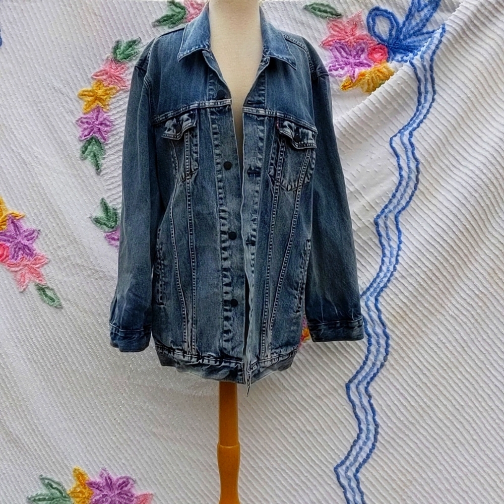 Levi's Ex Boyfriend Trucker Jean Jacket - Picture 4 of 11